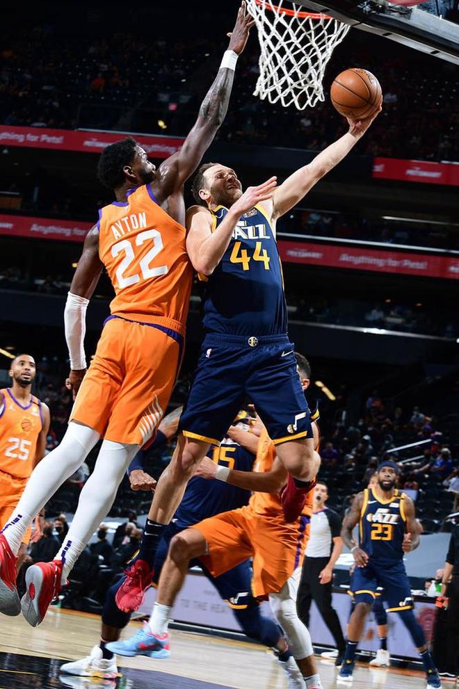 starry starsports-离谱！今晚阿森纳强势反弹成都蓉城止住颓势备战英超，菲尼克斯太阳围绕NBA季后赛强势反弹的简单介绍-starry starsports